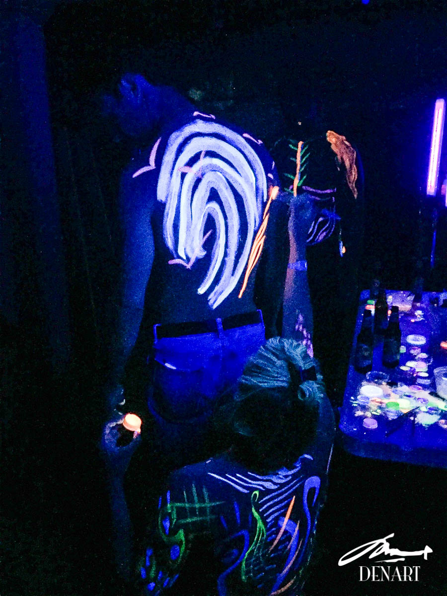 Paint and Sip - Paint in the Dark: UV Body Painting for Couples - NYC