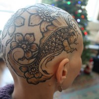 Artist Creates Beautiful Henna Crowns For Cancer Patients Undergoing Chemotherapy